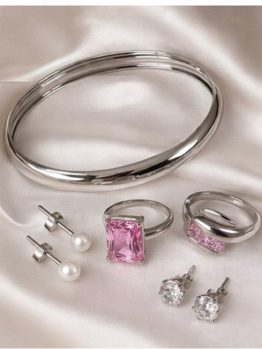 🩶A sleek silver-toned jewelry set designed for effortless, modern styling✨